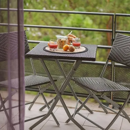 Apartment Le Rivieira Garage Et Terrasse, Au Bord Du Lez